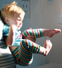 16 months - in-arms hold - one handed